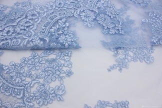 Кружевное полотно вышивка на сетке голубой